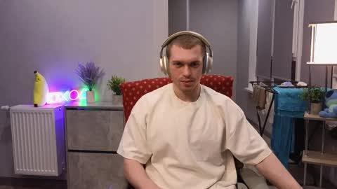 Snapshot of mark_stiff chatting on February 14, 7:54 pm Mark online show from February 14, 7:54 pm