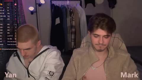 Snapshot of mark_sun chatting on November 12, 3:34 pm Mark online show from November 12, 3:34 pm