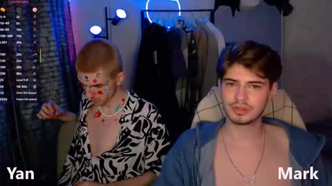 Snapshot of mark_sun chatting on November 15, 3:30 pm Mark online show from November 15, 3:30 pm