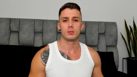 Snapshot of marks_saenz chatting on January 22, 11:43 pm 50 OFF TODAY PM para colaboraciones online show from January 22, 11:43 pm