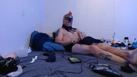 markymark101825061 online show from December 15, 1:46 am