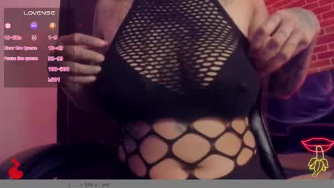 Snapshot of marllena chatting on October 8, 11:52 am mar online show from October 8, 11:52 am