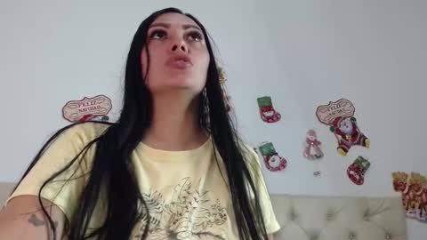 Snapshot of marlymilf6 chatting on December 3, 1:30 am Marly online show from December 3, 1:30 am