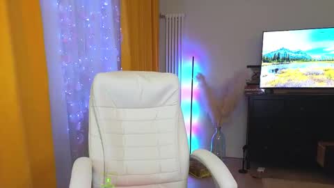 Snapshot of marmeladka777 chatting on February 25, 10:50 pm Alena online show from February 25, 10:50 pm