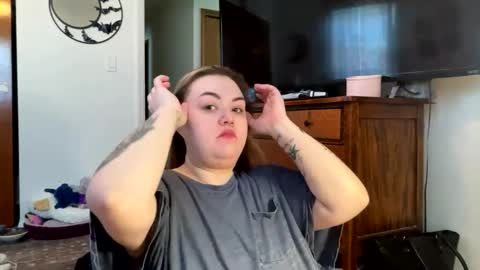 maroon_moon online show from February 17, 4:59 pm