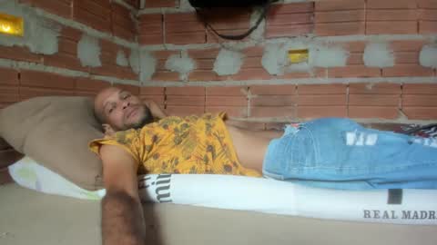 MAX online show from January 5, 12:21 pm