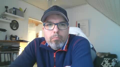 marriedcock1980 online show from March 10, 7:21 am