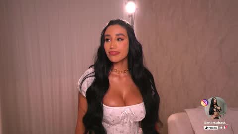 Snapshot of marsabass chatting on February 18, 10:03 pm online show from February 18, 10:03 pm