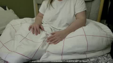 Snapshot of marthabriest chatting on October 26, 4:18 am Martha online show from October 26, 4:18 am