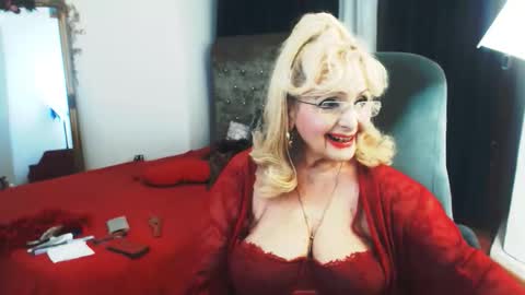 Snapshot of marthabrownn chatting on September 12, 8:09 pm marthabrownn online show from September 12, 8:09 pm