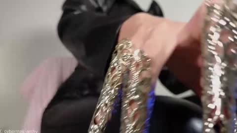 Snapshot of marthahoffman chatting on November 15, 8:00 am Ultimate Goddess online show from November 15, 8:00 am