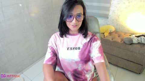 Snapshot of martiiinaa_ chatting on January 21, 10:41 am Martina online show from January 21, 10:41 am