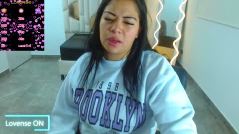 Hey im martina online show from February 4, 12:51 am