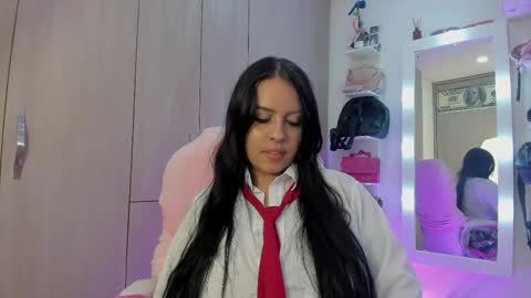 Snapshot of martinaaa____ chatting on February 17, 9:52 pm new account---- princessmartinaa online show from February 17, 9:52 pm