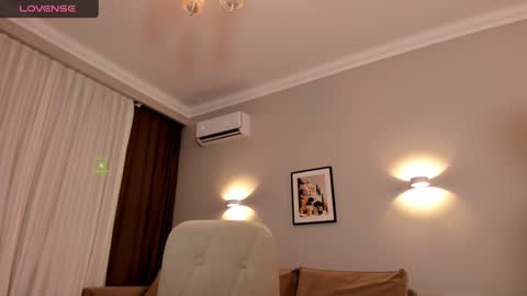 Snapshot of mary_delray chatting on December 15, 5:42 pm Mary online show from December 15, 5:42 pm