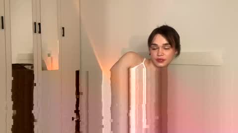 Mary online show from February 20, 6:24 pm