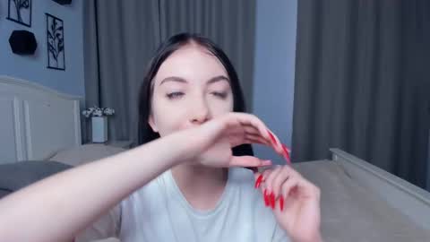 Snapshot of mary_loky chatting on December 15, 10:08 am Mary online show from December 15, 10:08 am