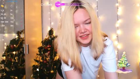 Snapshot of mary_lunar chatting on December 21, 5:25 am Mary online show from December 21, 5:25 am