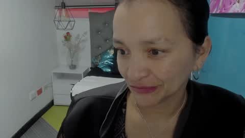 Marylin online show from December 4, 8:18 pm