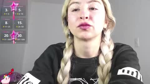 Snapshot of marylyrose chatting on September 13, 12:21 am maryly rose online show from September 13, 12:21 am