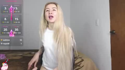 Snapshot of marylyrose chatting on October 6, 11:46 pm maryly rose online show from October 6, 11:46 pm