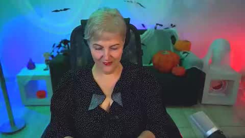 Snapshot of marymogan chatting on October 22, 7:30 am marymogan online show from October 22, 7:30 am