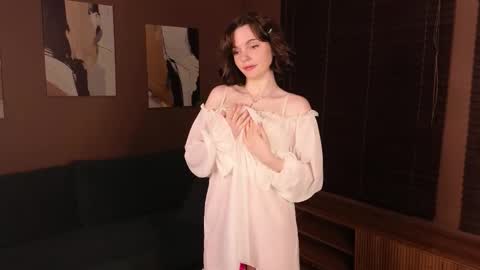 Snapshot of marymoreau chatting on November 15, 12:52 am Mary online show from November 15, 12:52 am