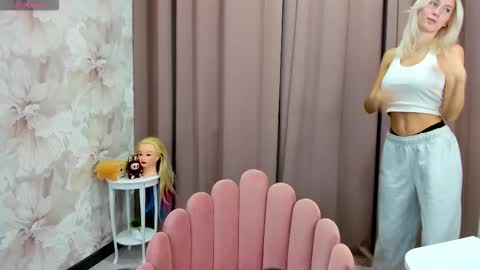 Luucy UTC1 Mon Tue Wed Thu Fri 0500-1130 online show from October 16, 2:56 am