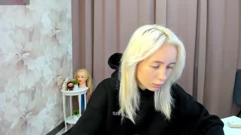 Luucy UTC1 Mon Tue Wed Thu Fri 0500-1130 online show from October 27, 2:37 am