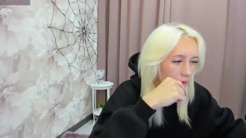 Luucy UTC1 Mon Tue Wed Thu Fri 0500-1130 online show from November 3, 2:35 am