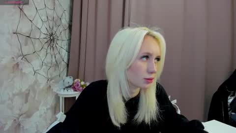 Luucy UTC1 Mon Tue Wed Thu Fri 0500-1130 online show from November 5, 2:44 am