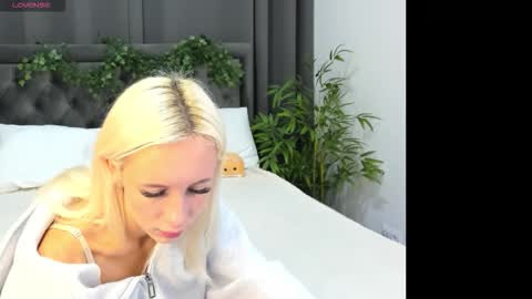 Luucy UTC1 Mon Tue Wed Thu Fri 0500-1130 online show from November 10, 2:54 am