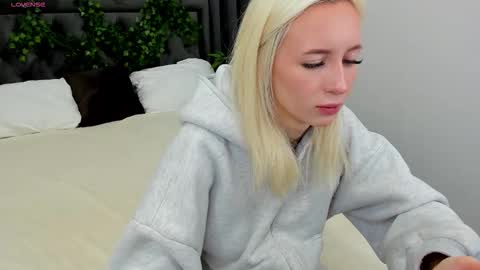 Luucy UTC1 Mon Tue Wed Thu Fri 0500-1130 online show from November 19, 2:33 am