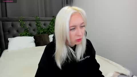 Luucy UTC1 Mon Tue Wed Thu Fri 0500-1130 online show from November 24, 1:27 am