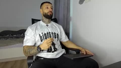 masculineguy69 online show from October 15, 6:35 am