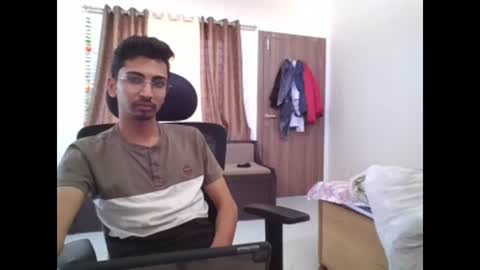 maskboyz2003 online show from December 8, 9:02 am