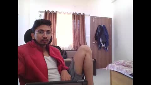 maskboyz2003 online show from December 9, 5:40 am