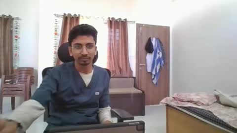 maskboyz2003 online show from December 11, 5:53 am