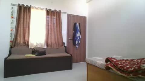 maskboyz2003 online show from December 31, 6:27 am