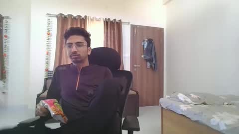 maskboyz2003 online show from January 4, 8:28 am