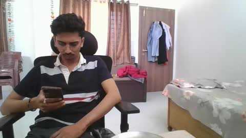 maskboyz2003 online show from January 20, 7:25 am