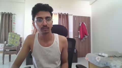 maskboyz2003 online show from January 21, 7:37 am