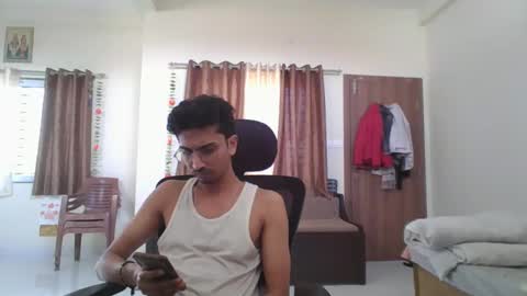 maskboyz2003 online show from January 25, 9:57 am