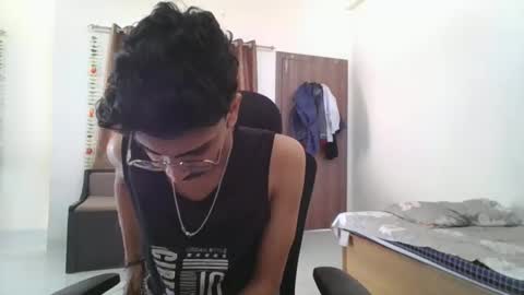 maskboyz2003 online show from February 7, 5:10 am