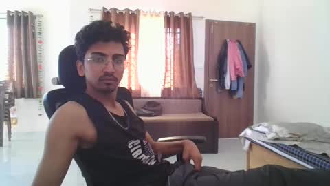 maskboyz2003 online show from February 10, 3:46 am