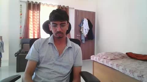 maskboyz2003 online show from March 3, 3:19 am