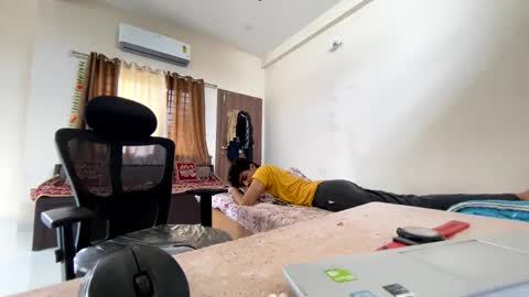 maskboyz2003 online show from September 25, 5:33 am