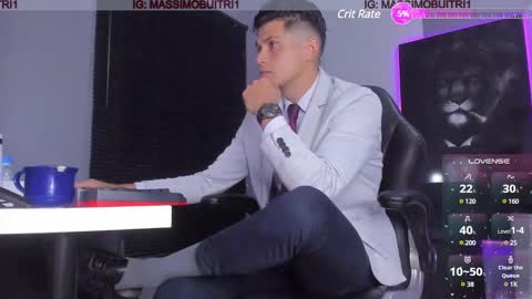 I am Massimo online show from January 18, 11:55 pm