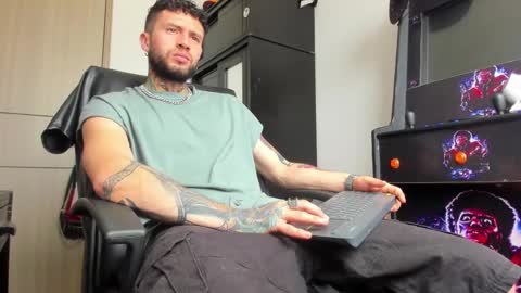 steven  online show from February 28, 3:26 pm