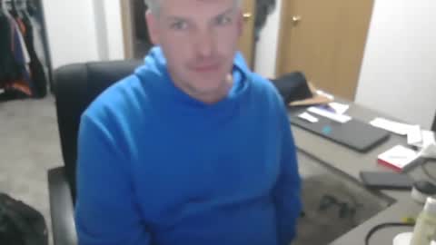 Snapshot of master_thorn chatting on January 3, 2:43 am Master Thorn online show from January 3, 2:43 am